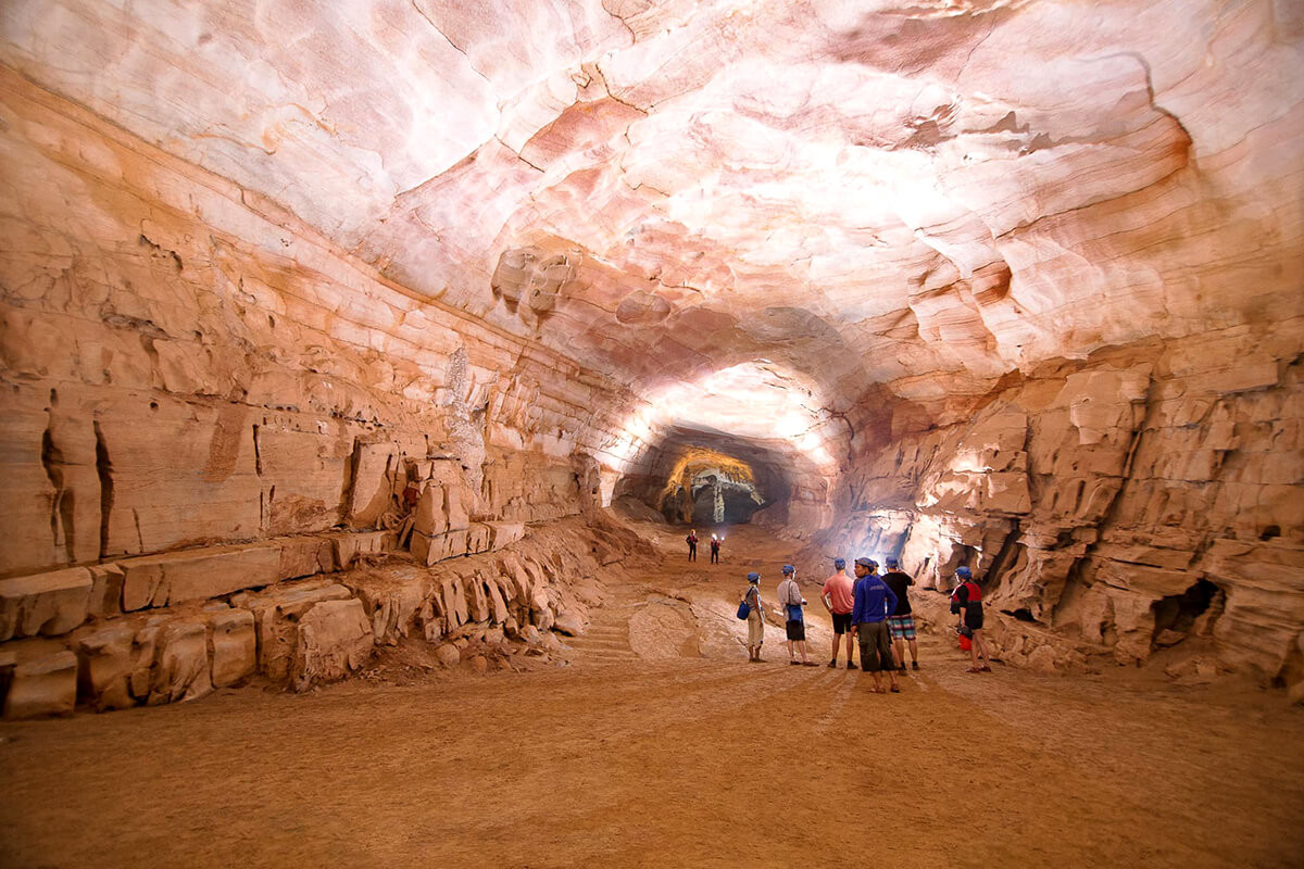 Hang Bi Ký - Động Phong Nha